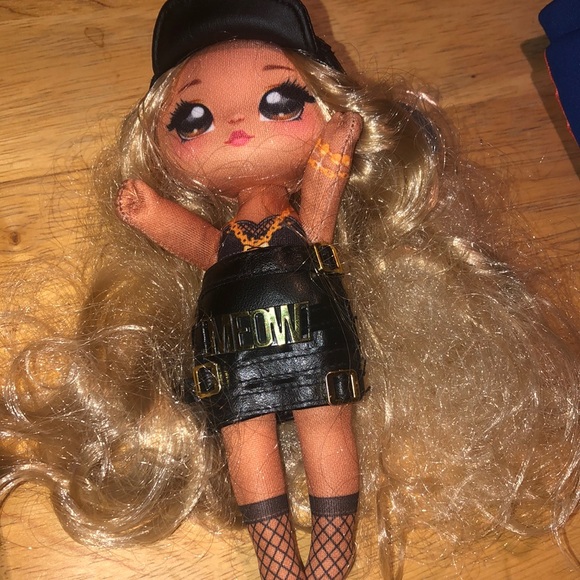 MGA Entertainment Na! Na! Na! Surprise Series 3 Sasha Scratch Doll - Picture 1 of 3